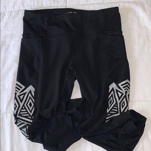 Black cropped leggings